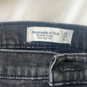 Abercrombie The Ankle Straight Ultra High Rise